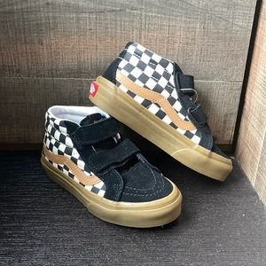 NWT - New Toddler Boy Vans - Size 11